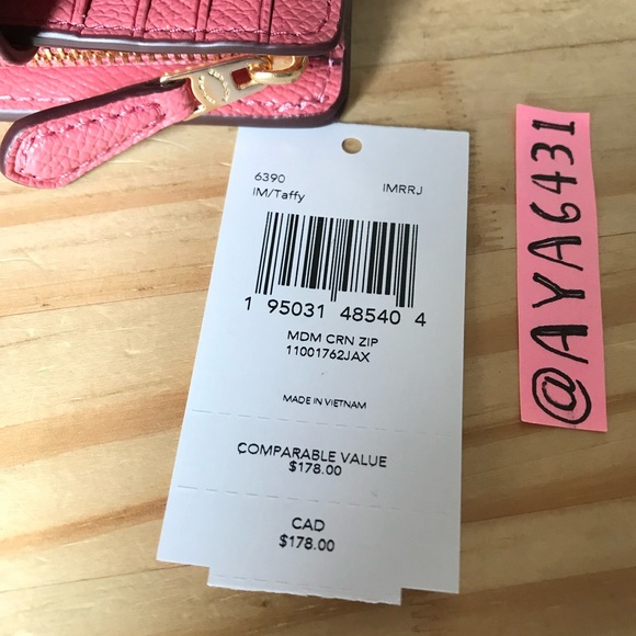 Coach wallet🎈🎈 - Picture 4 of 9